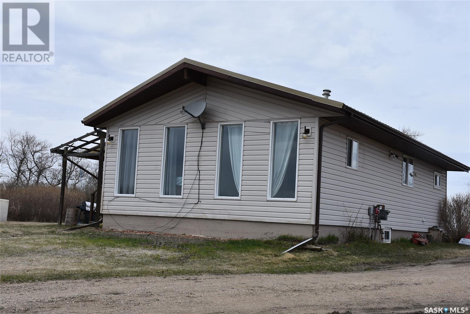 Racine Acreage Property Photo 1