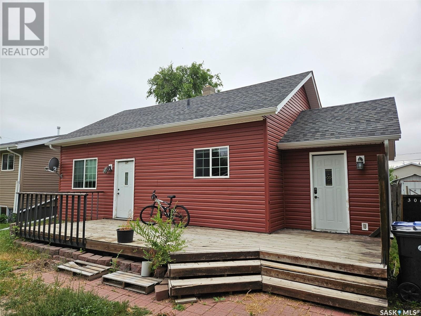 308 4th Street Property Photo 1