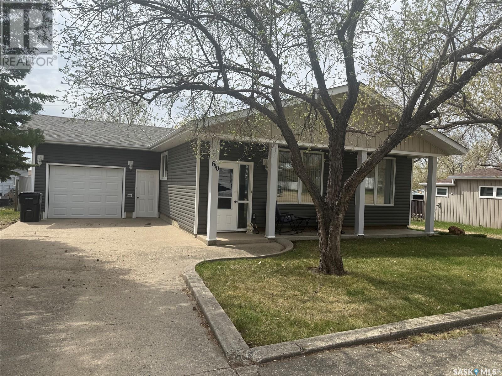 610 Carbon Avenue Property Photo