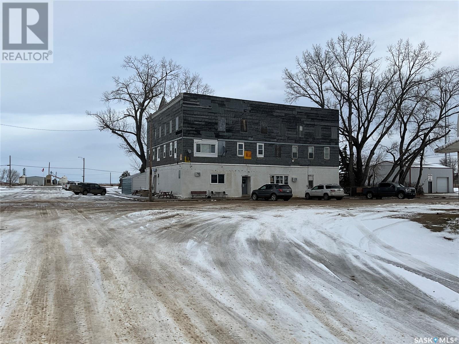 500 1st AVENUE W
