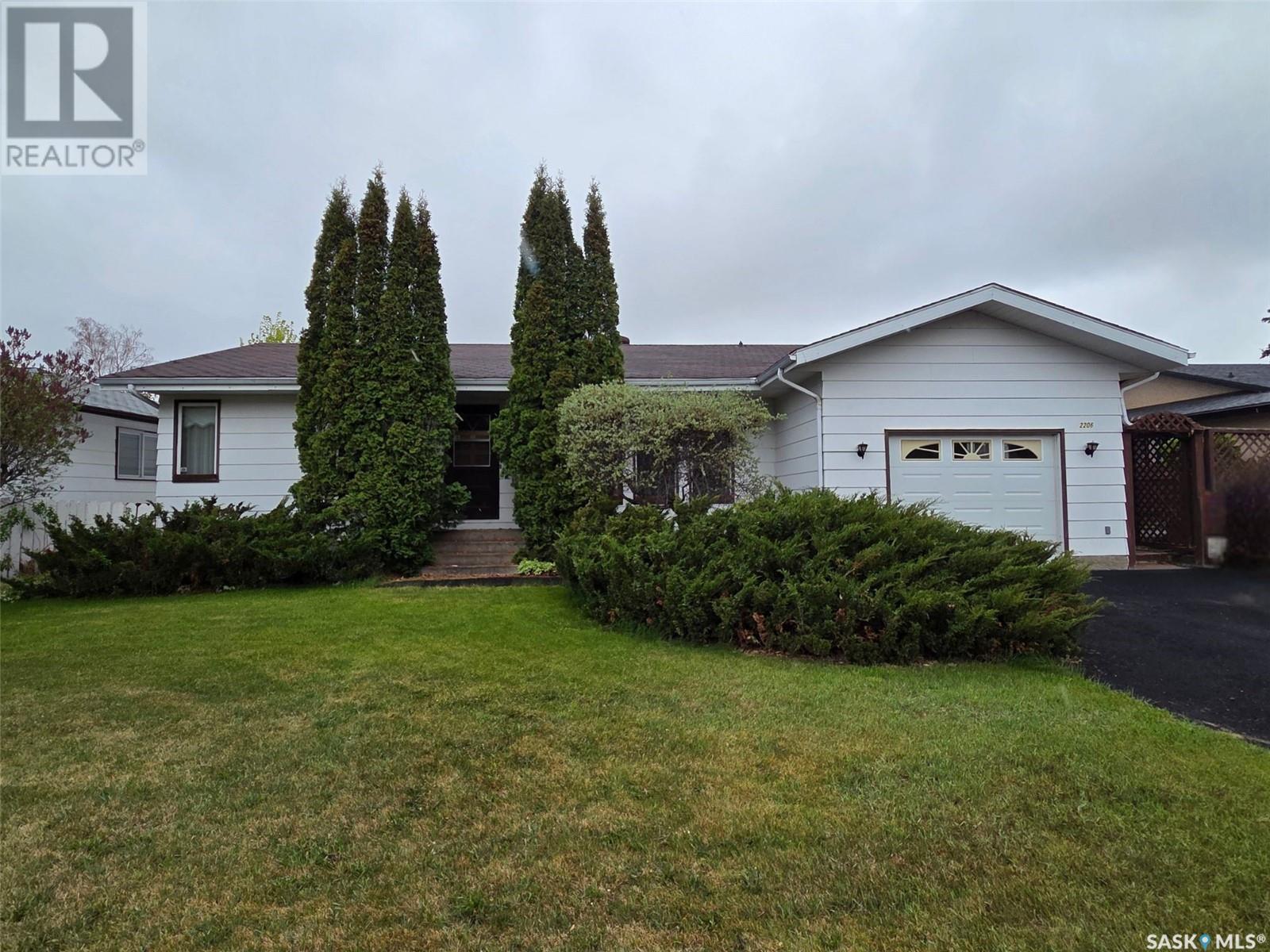 2206 Douglas Avenue Property Photo 1