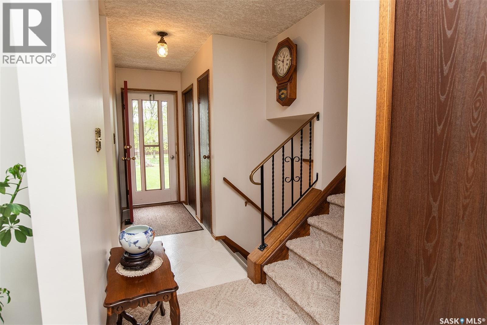 316 8th Street E Property Photo 7