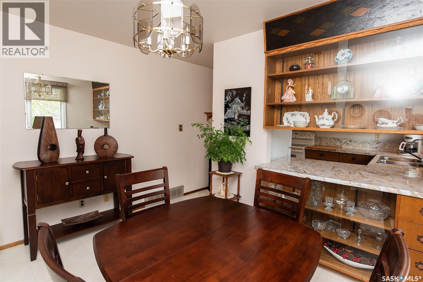 316 8th Street E Property Photo 10