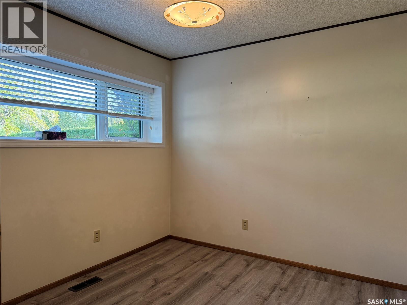 316 8th Street E Property Photo 22