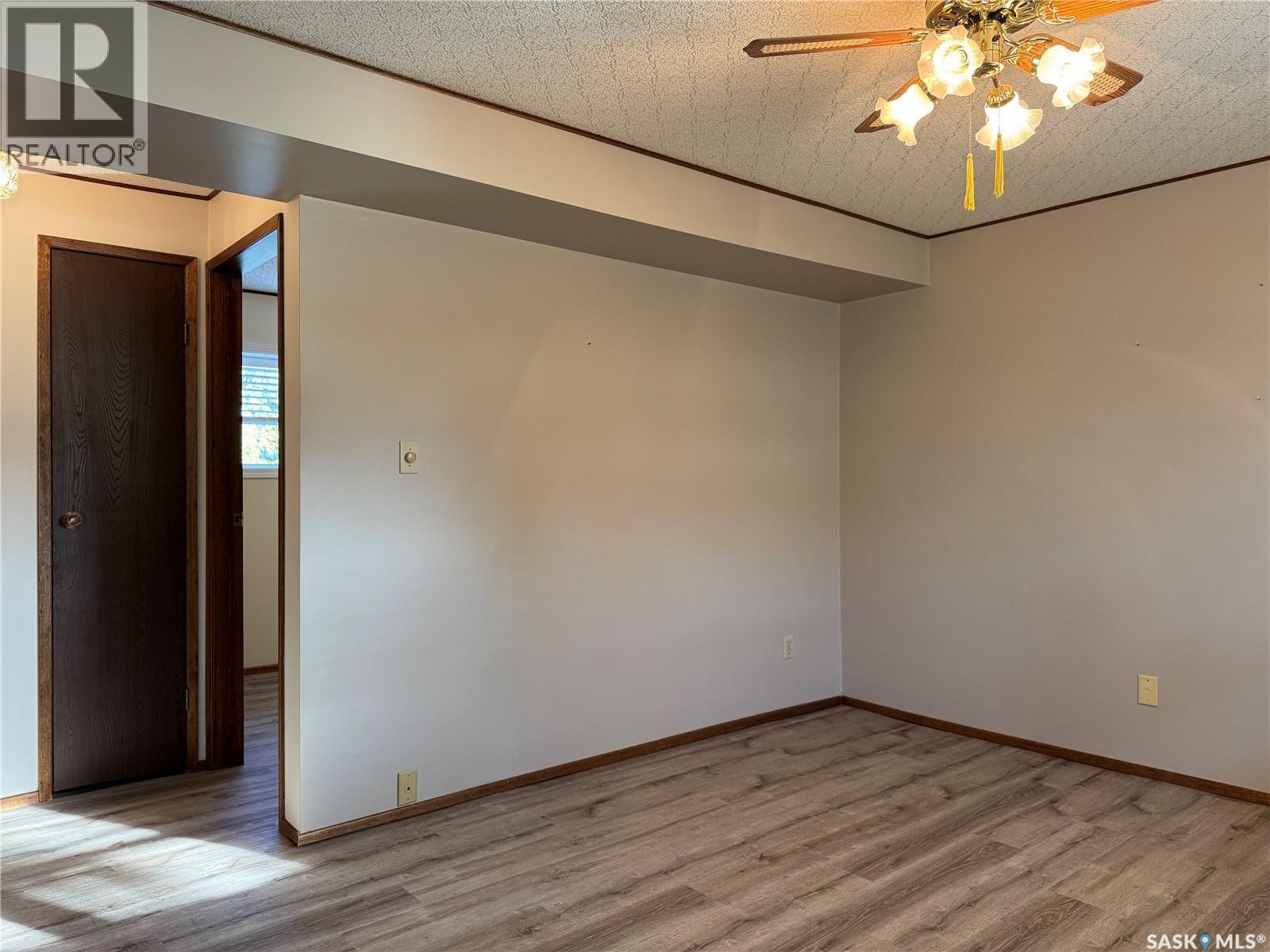 316 8th Street E Property Photo 26