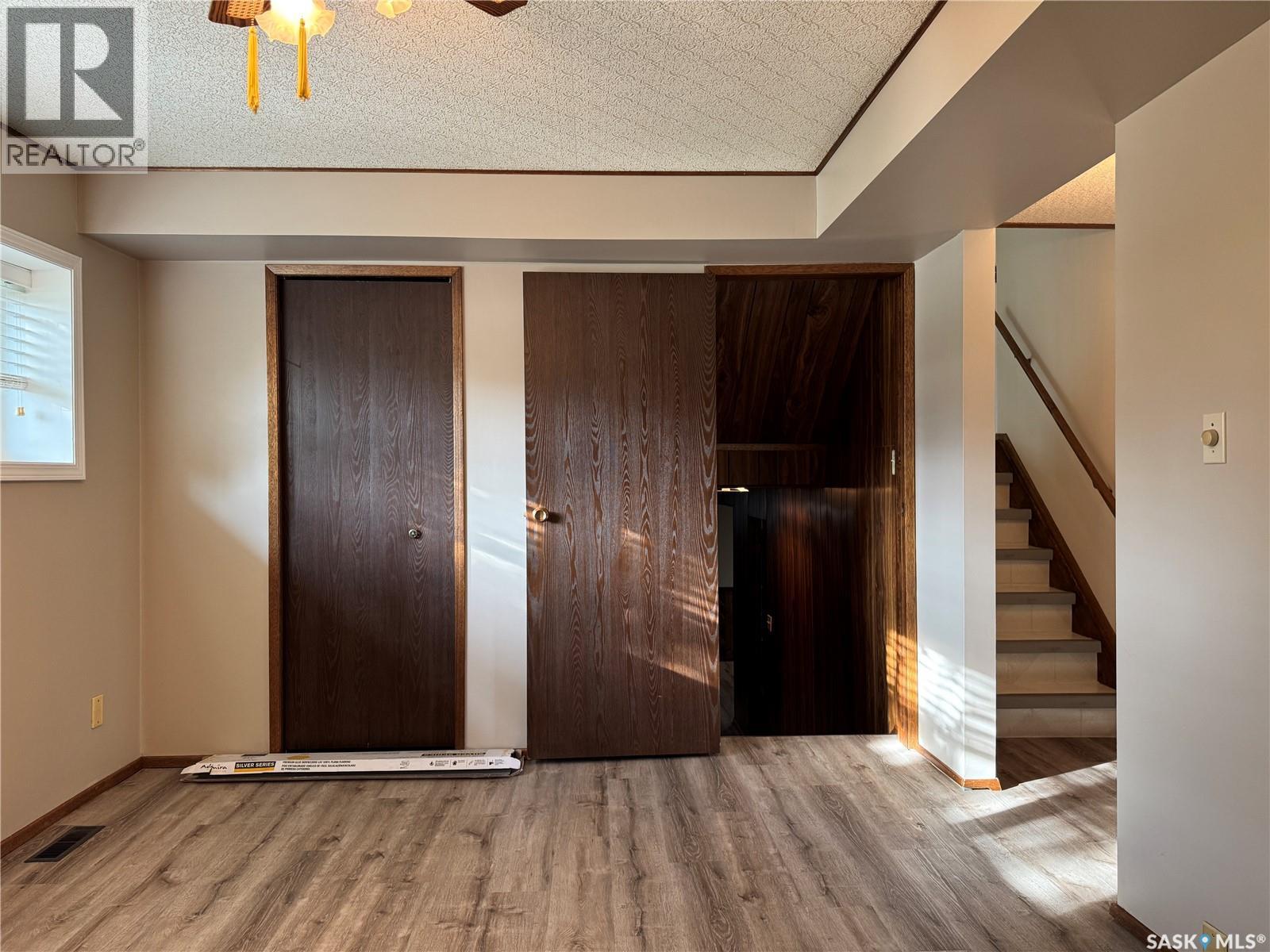 316 8th Street E Property Photo 27