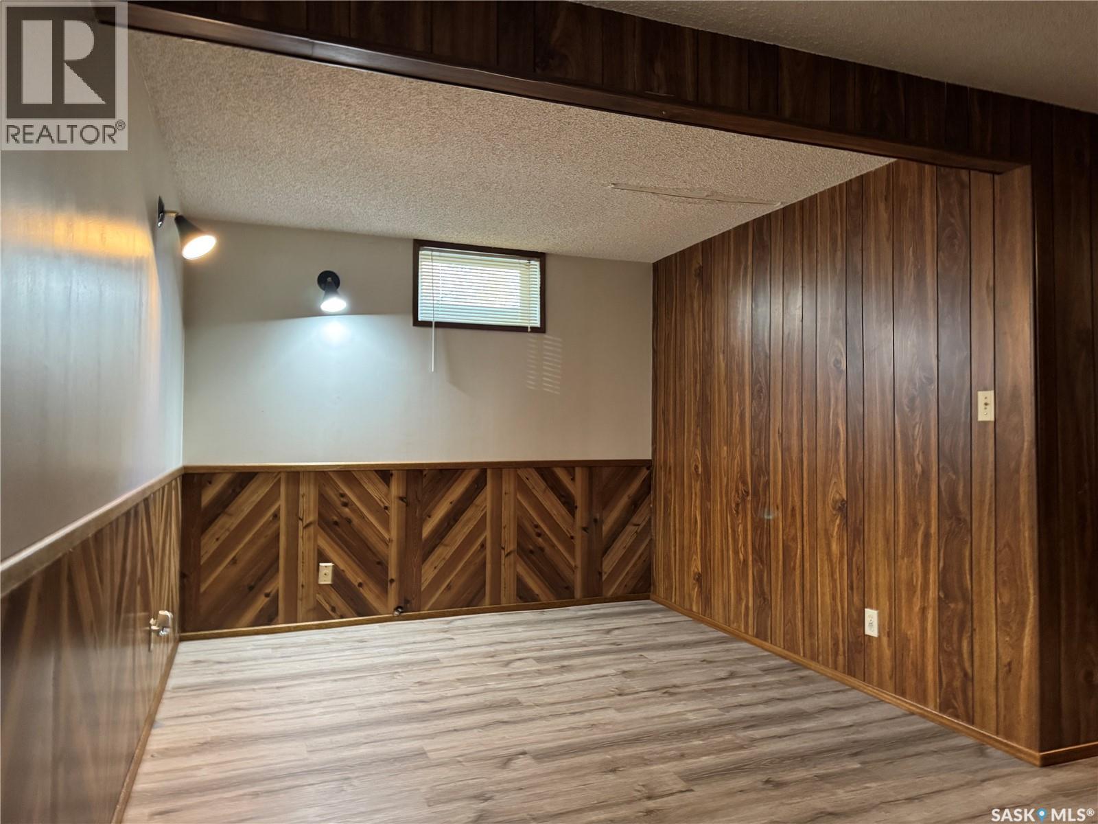 316 8th Street E Property Photo 29