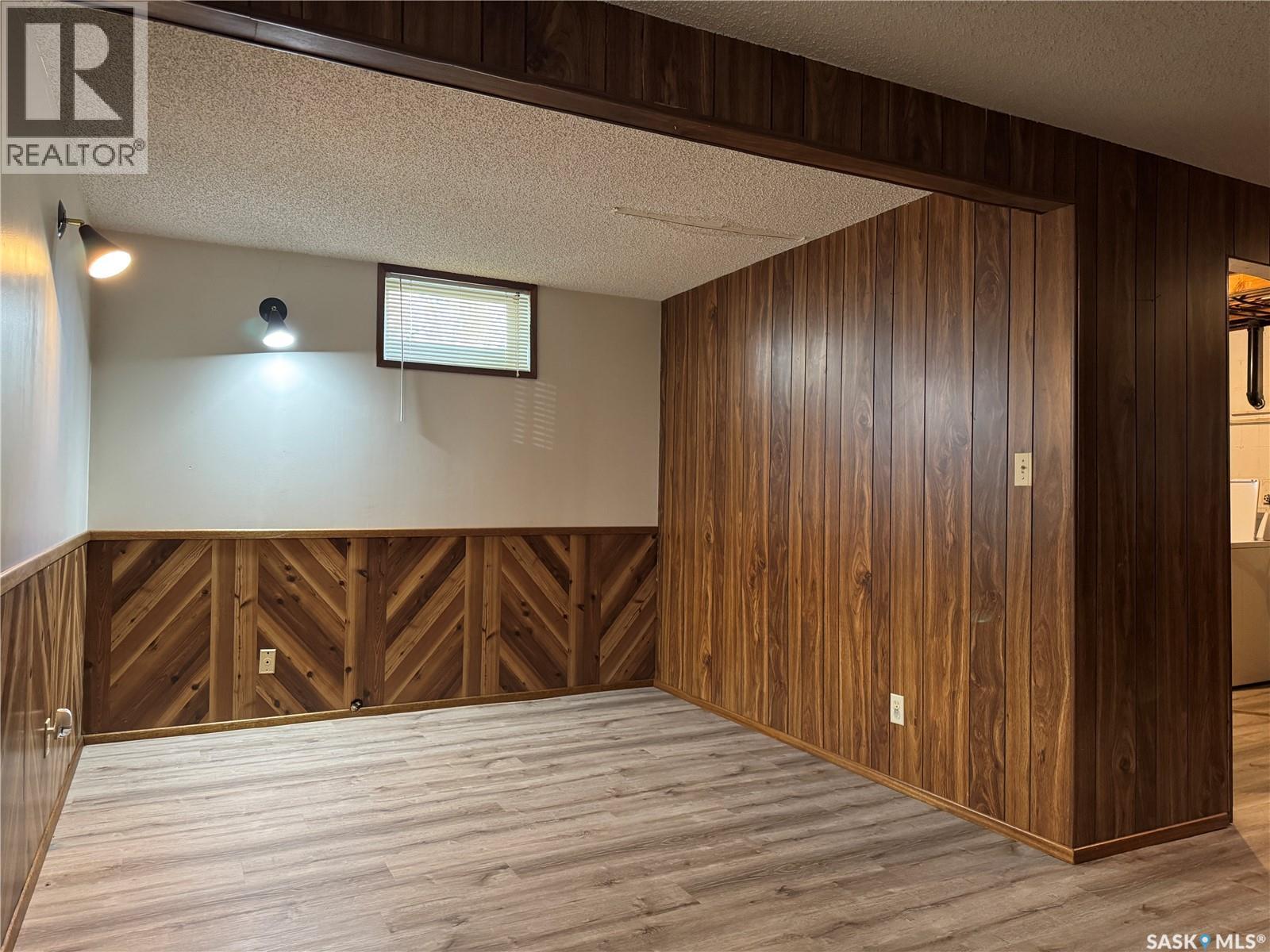 316 8th Street E Property Photo 30