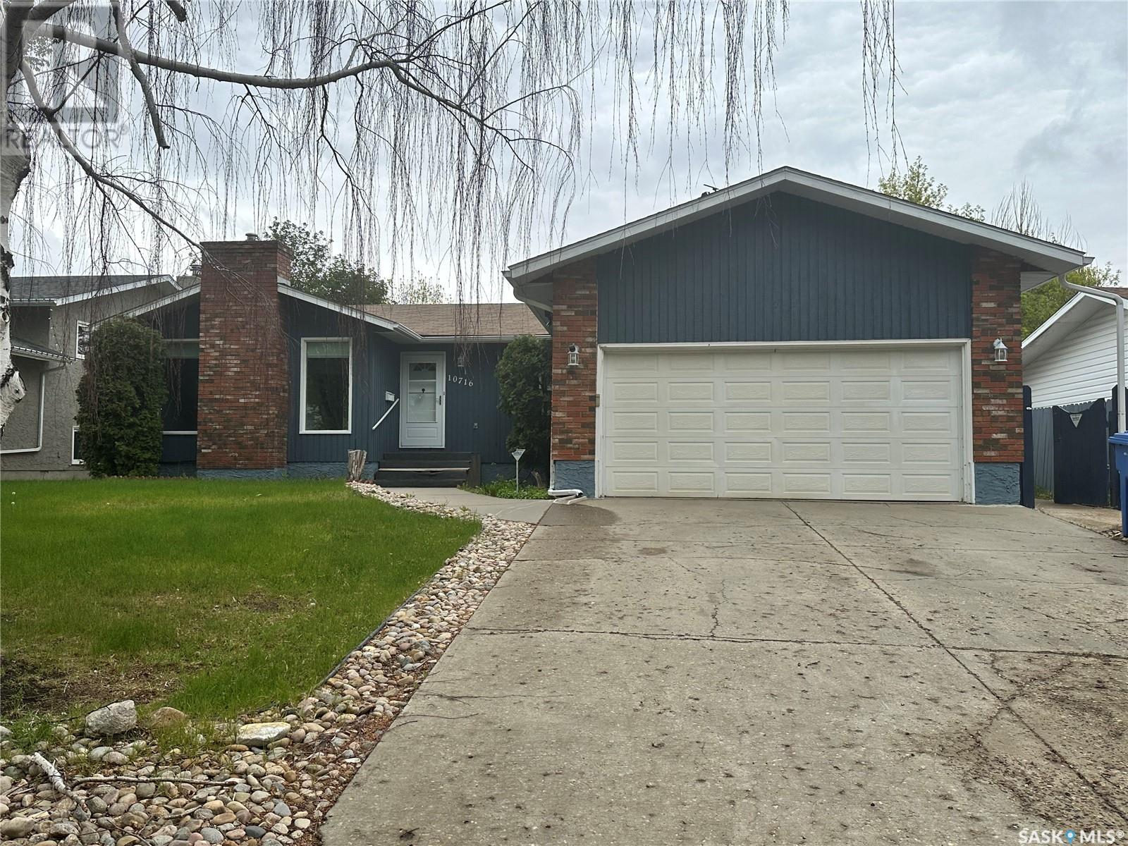 10716 Meighen Crescent Property Photo 1