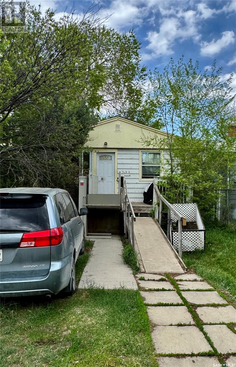 755 Cameron STREET Property Photo 1