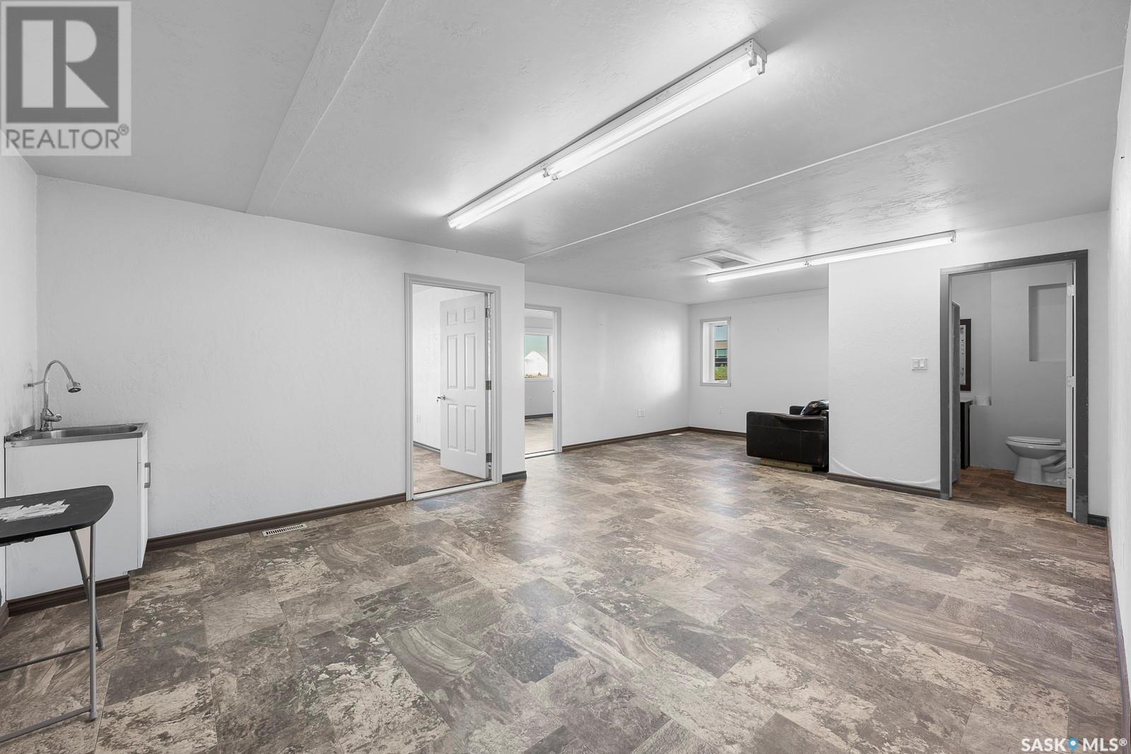 B 2124 Turvey Road E Property Photo 2