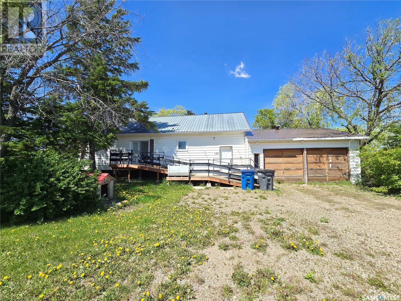 102 Laurier AVENUE