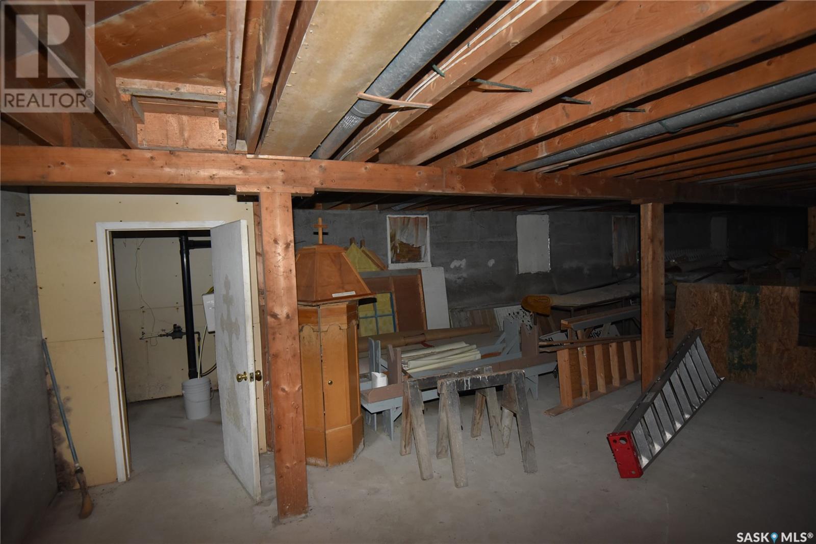 620 10th Avenue W Property Photo 22