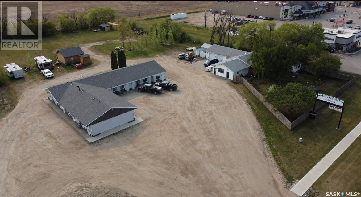 1401 35 Highway S Property Photo 1