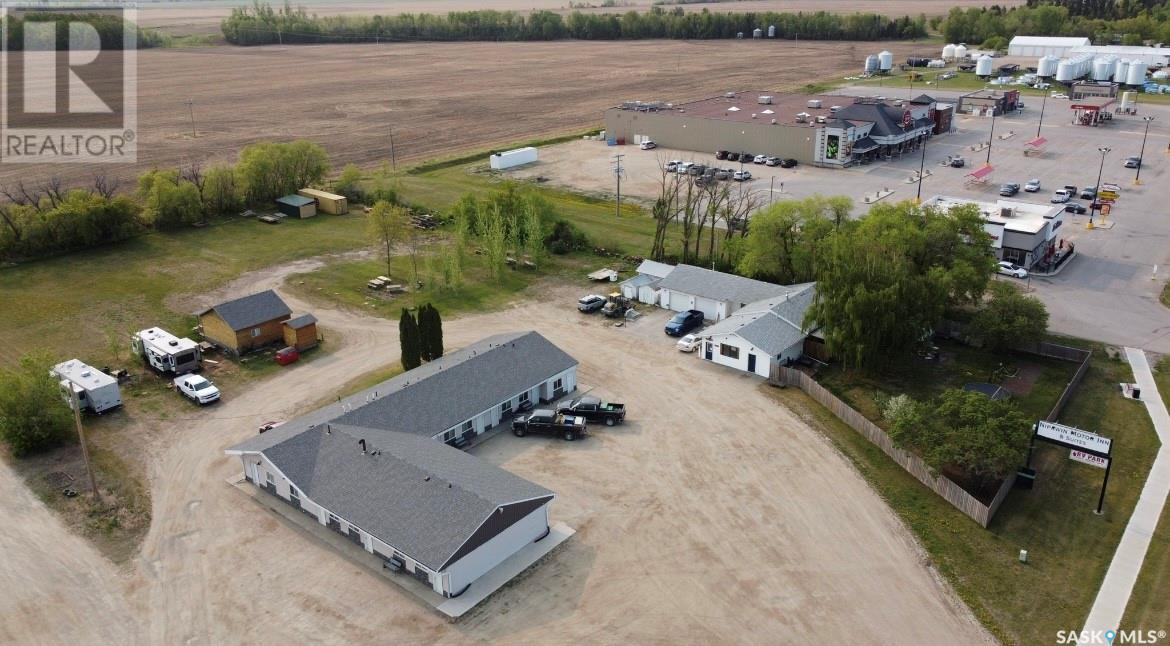 1401 35 Highway S Property Photo 3