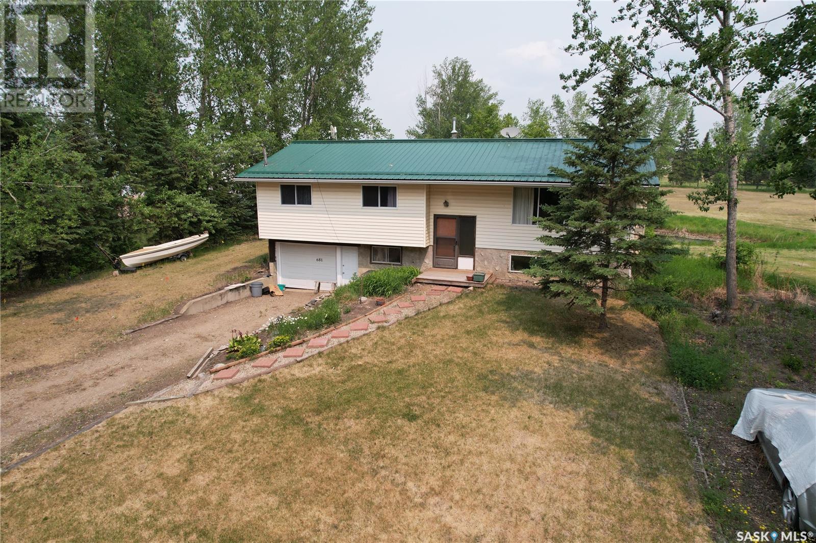 681 McLeod STREET