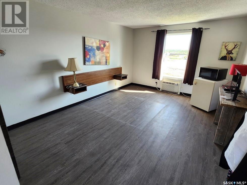 2 Fraser Avenue Property Photo 16