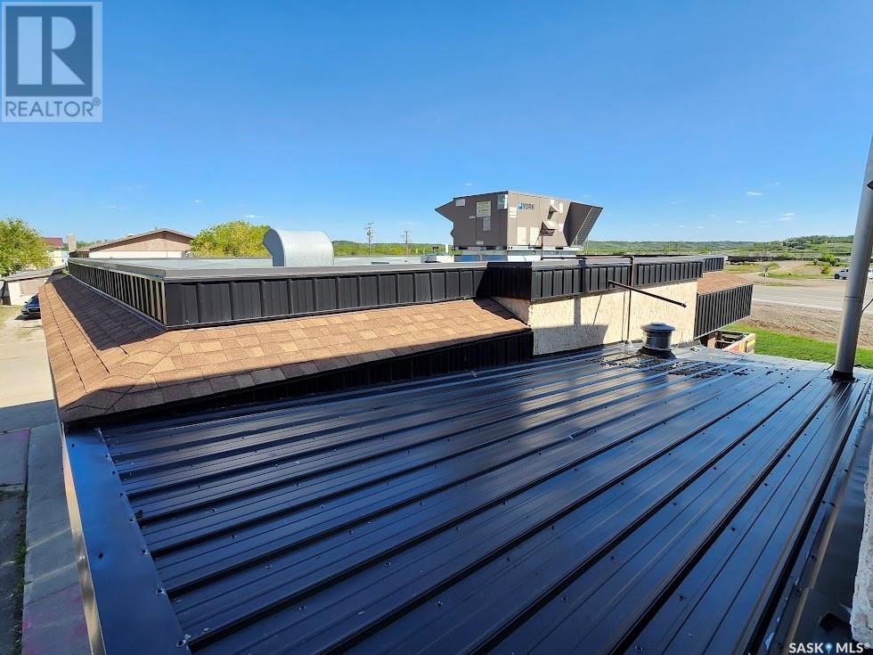 2 Fraser Avenue Property Photo 30