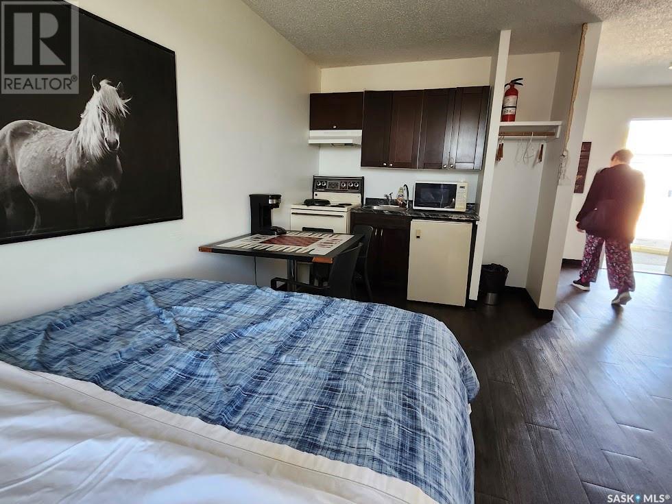 2 Fraser Avenue Property Photo 33