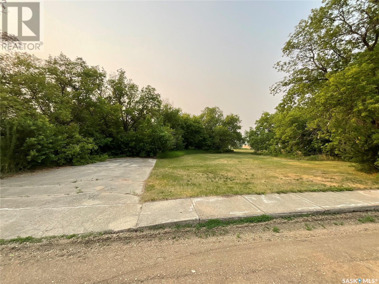 228 1st Avenue W Property Photo 1