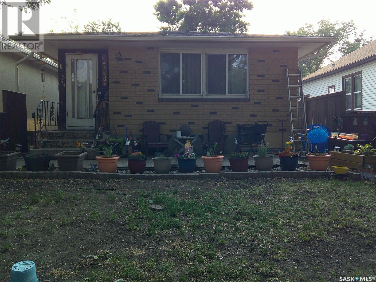 1554 Retallack Street Property Photo 1