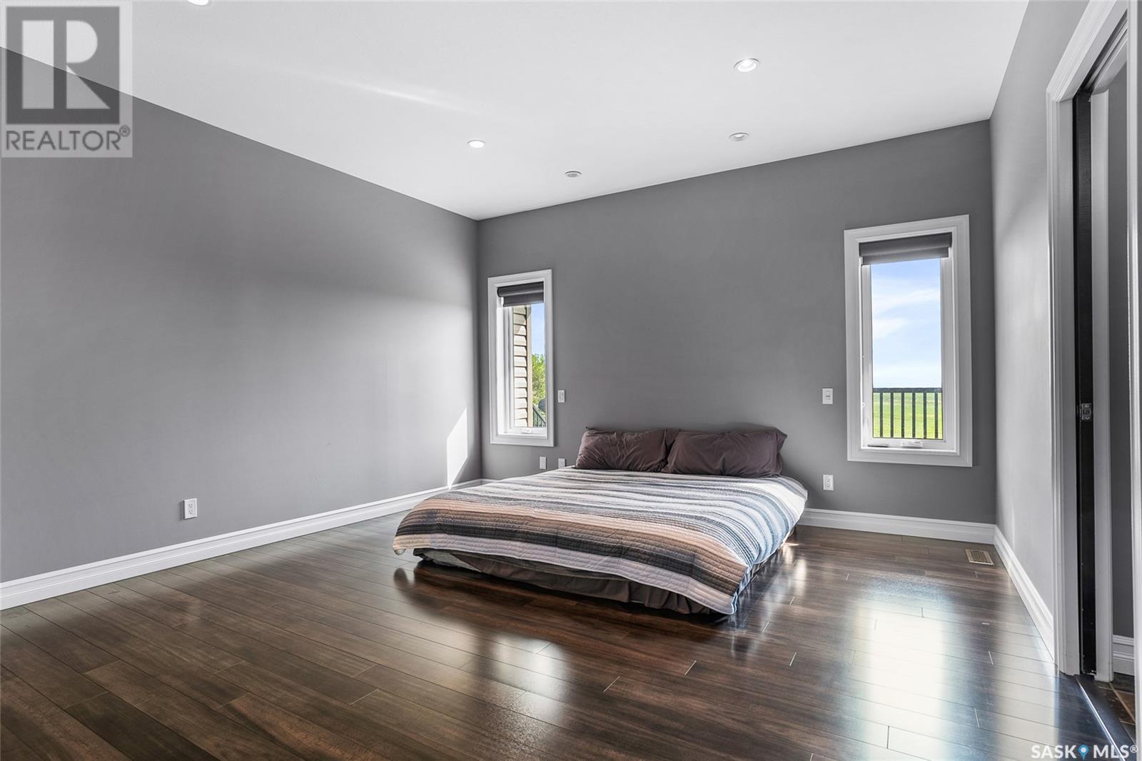 Mount Hope Home Quarter Property Photo 14