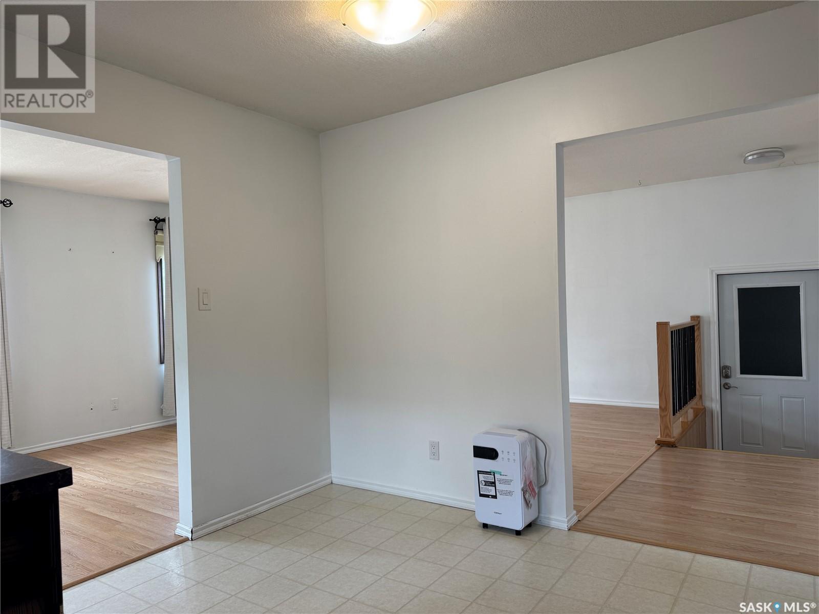 208 7th Street E Property Photo 7