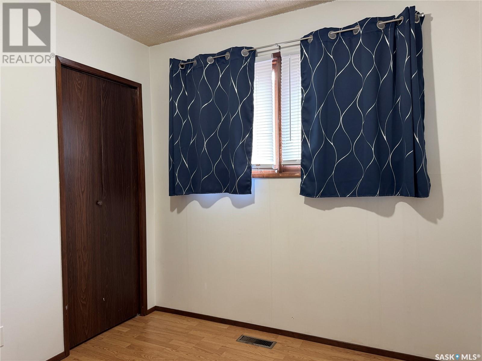 208 7th Street E Property Photo 11