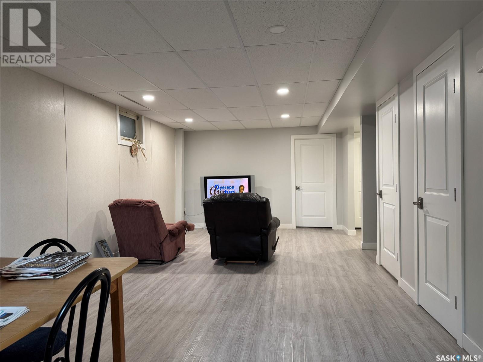 208 7th Street E Property Photo 26