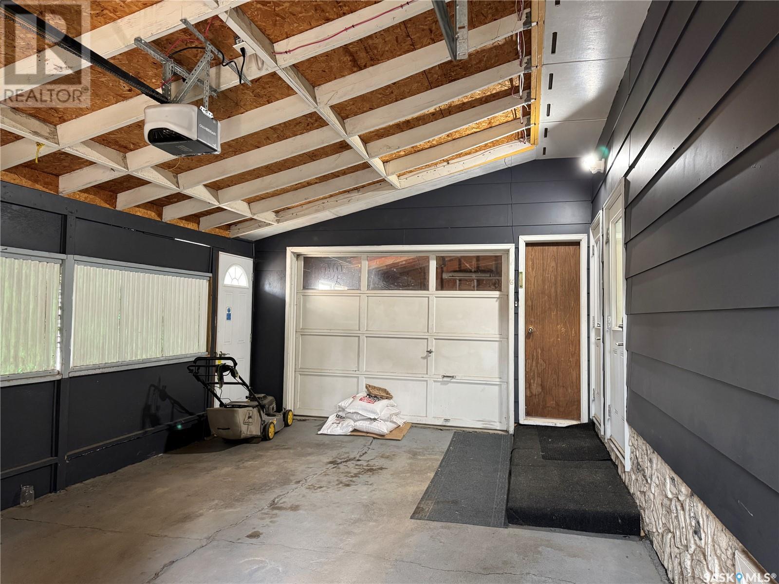 208 7th Street E Property Photo 30