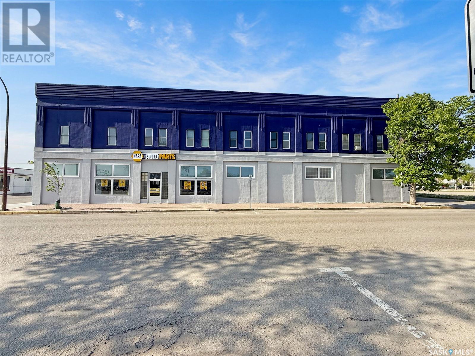 131 Cheadle Street W Property Photo 1