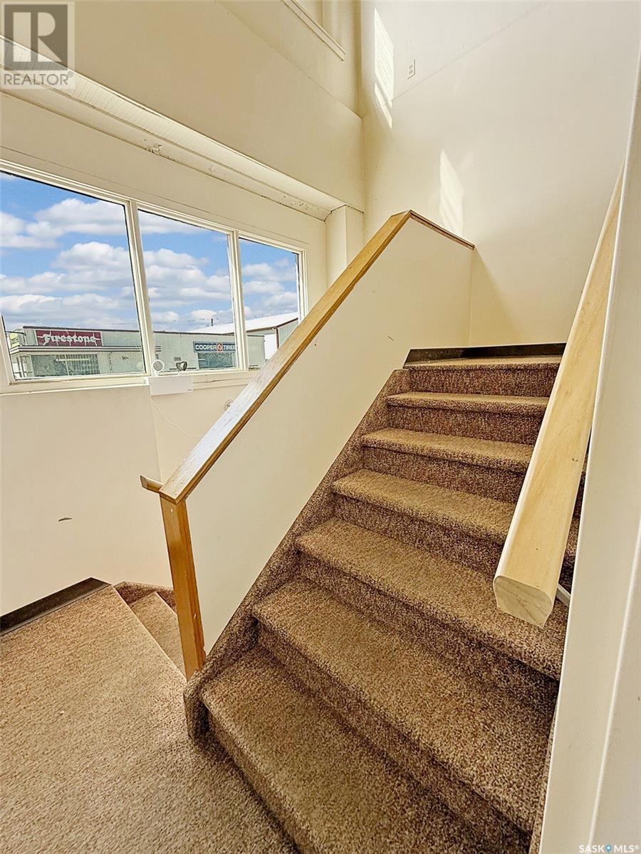 131 Cheadle Street W Property Photo 27