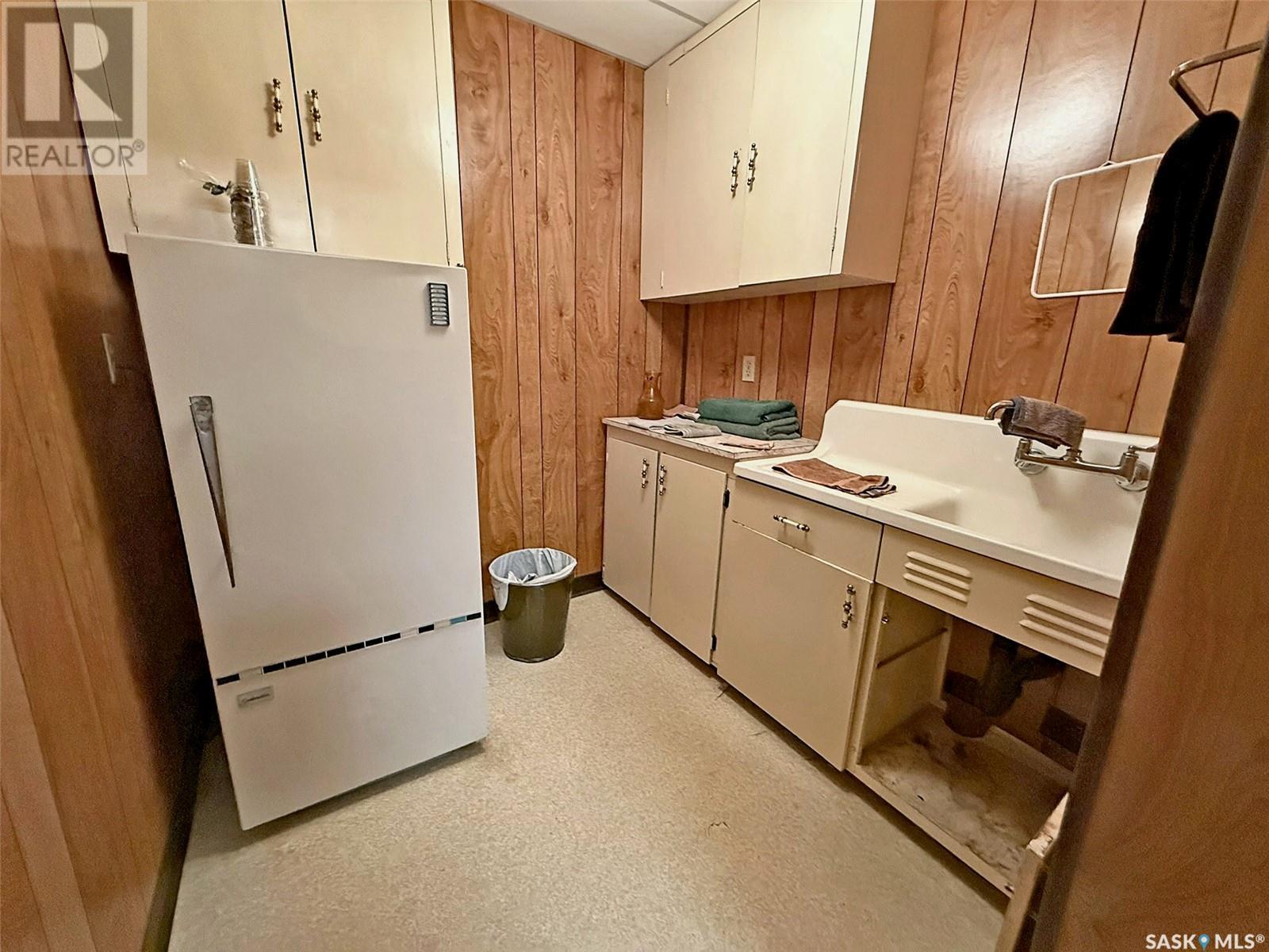 131 Cheadle Street W Property Photo 31