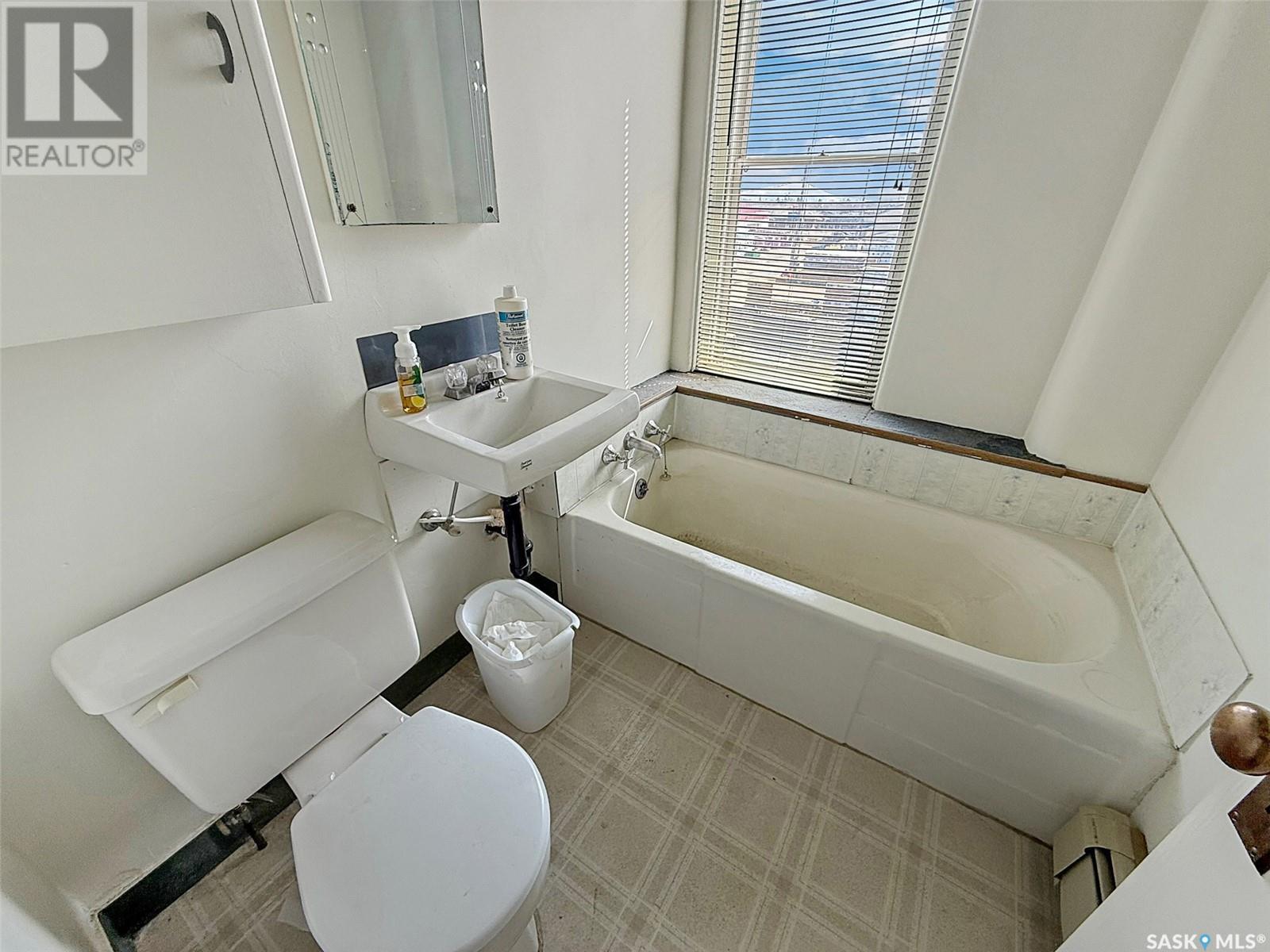 131 Cheadle Street W Property Photo 42