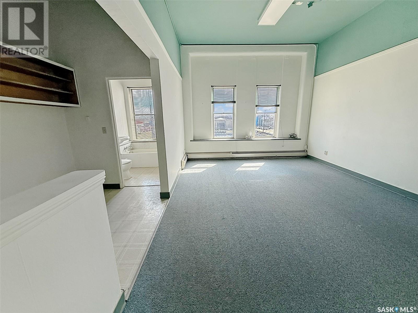 131 Cheadle Street W Property Photo 45