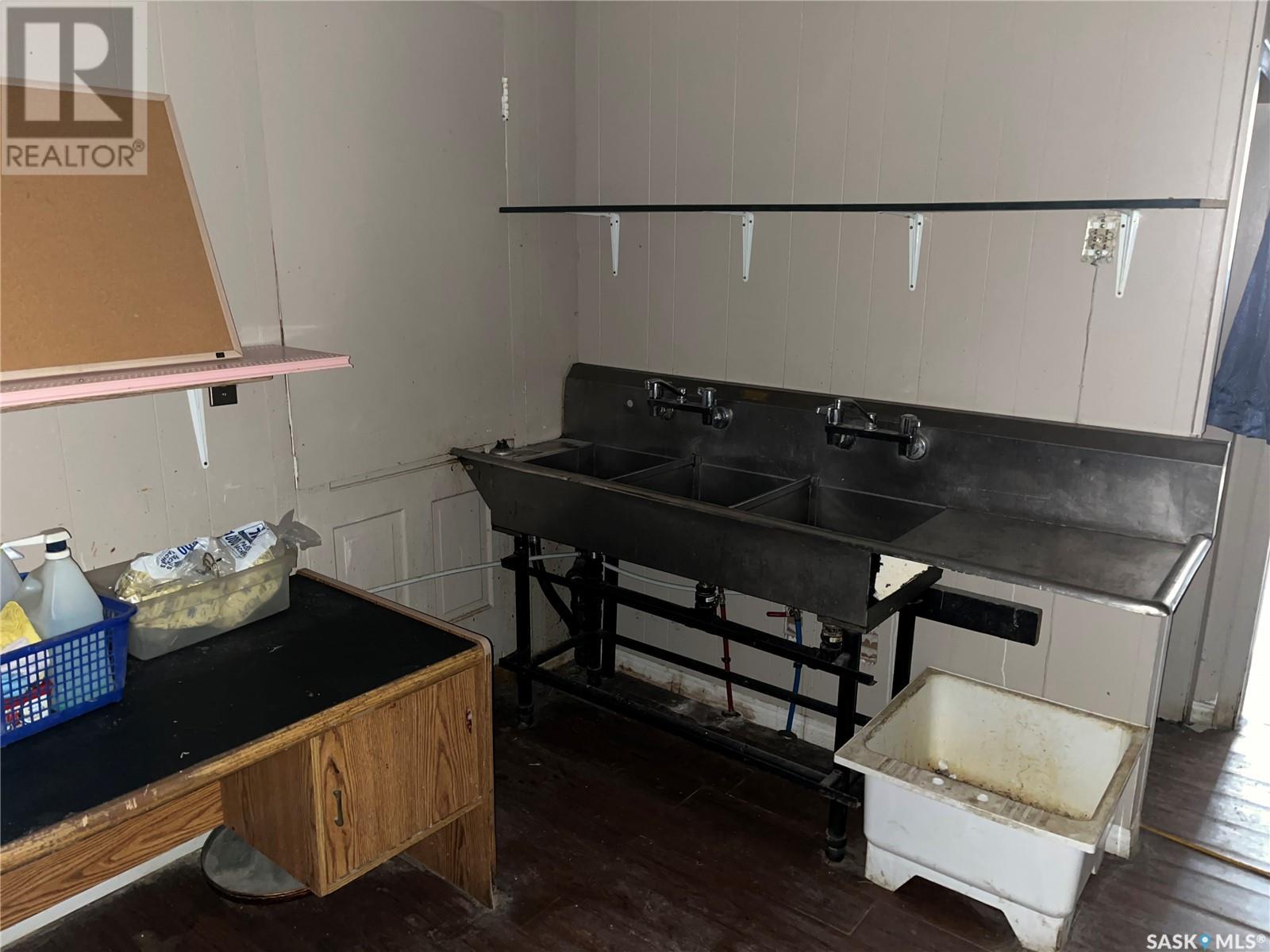 102 Main Street Property Photo 6