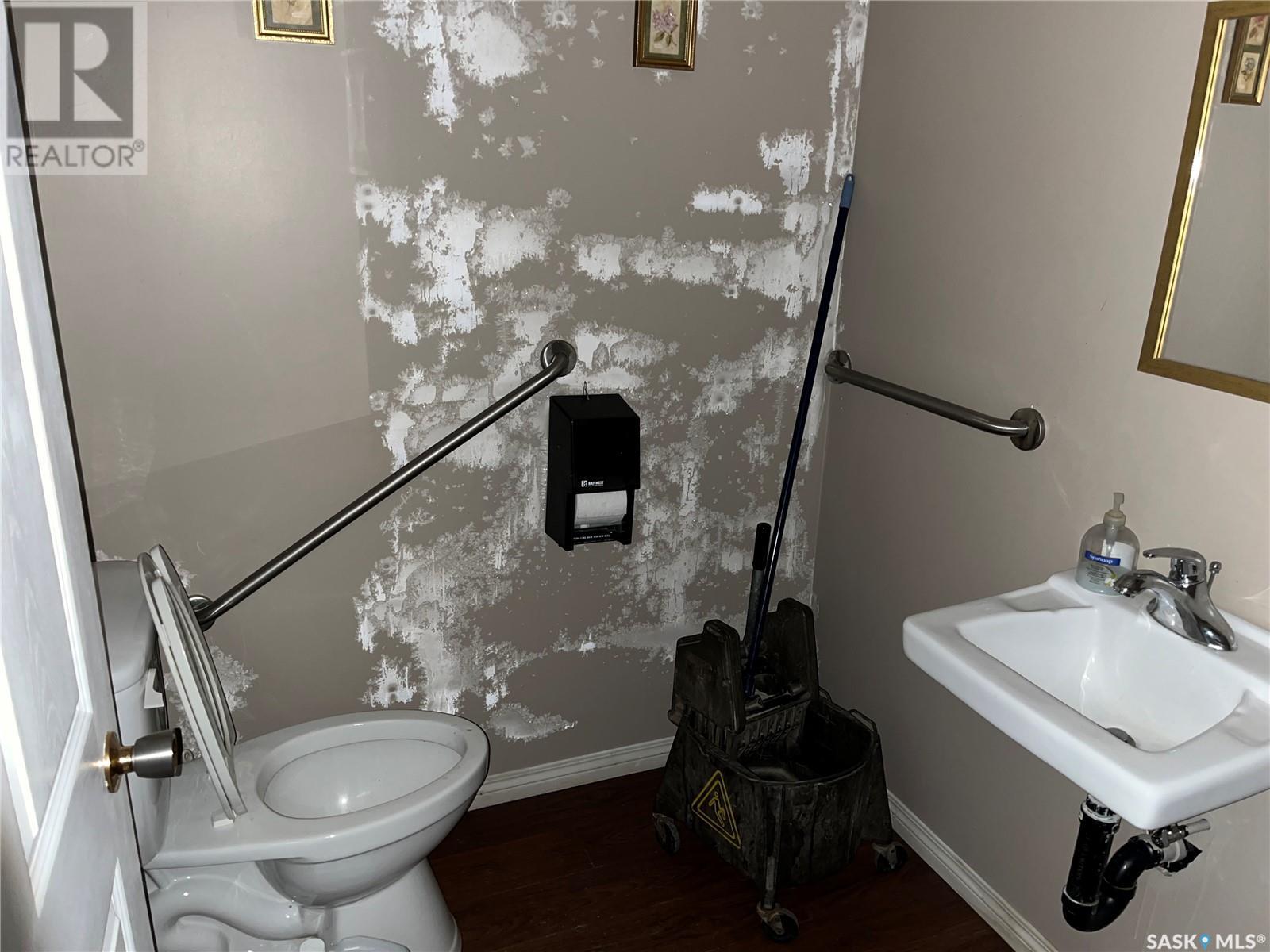 102 Main Street Property Photo 14