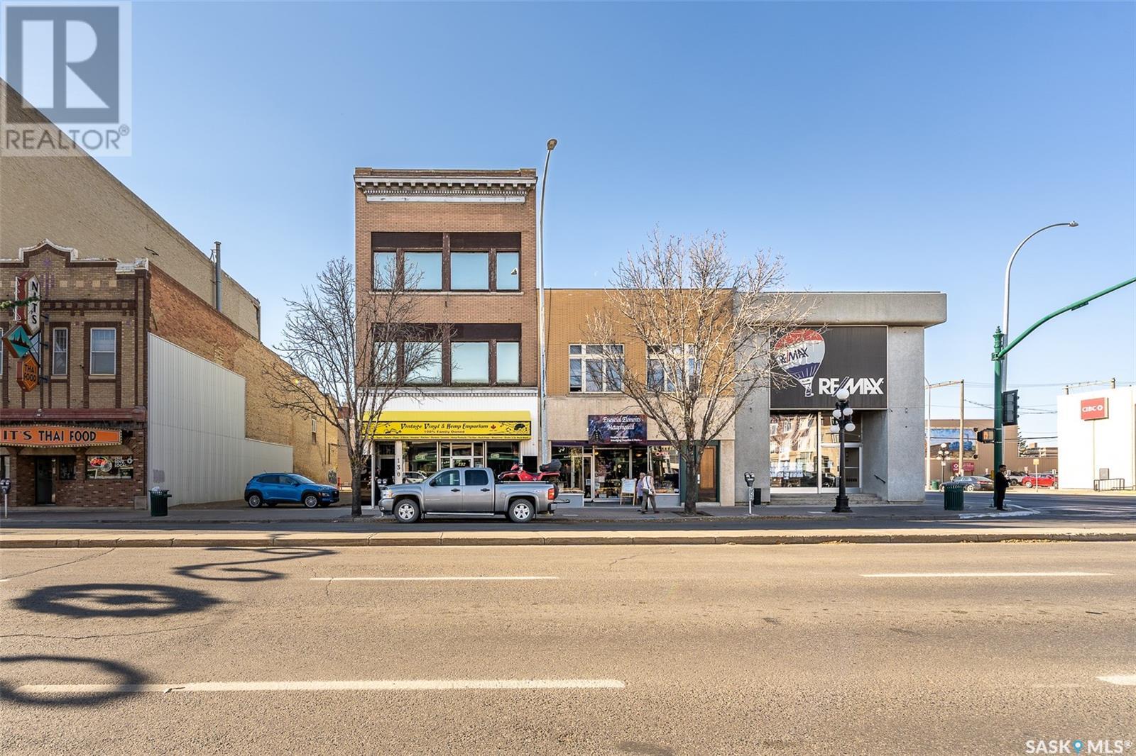 130 Main Street N Property Photo 3