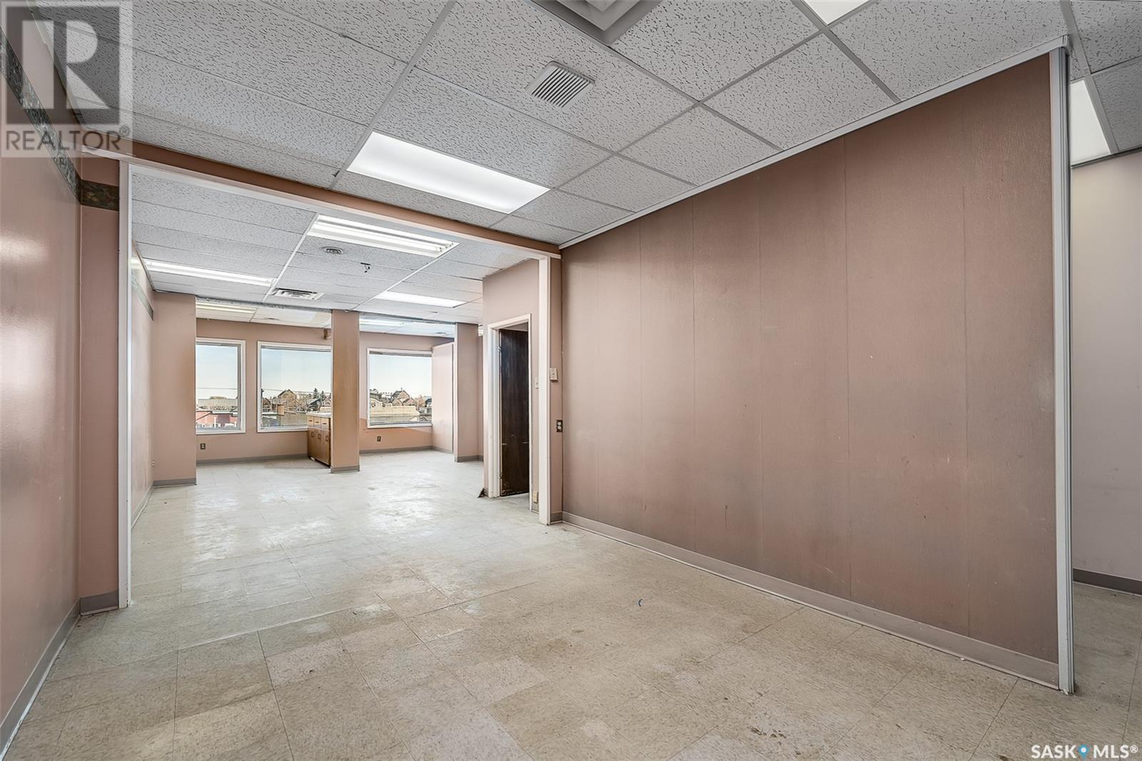 130 Main Street N Property Photo 35