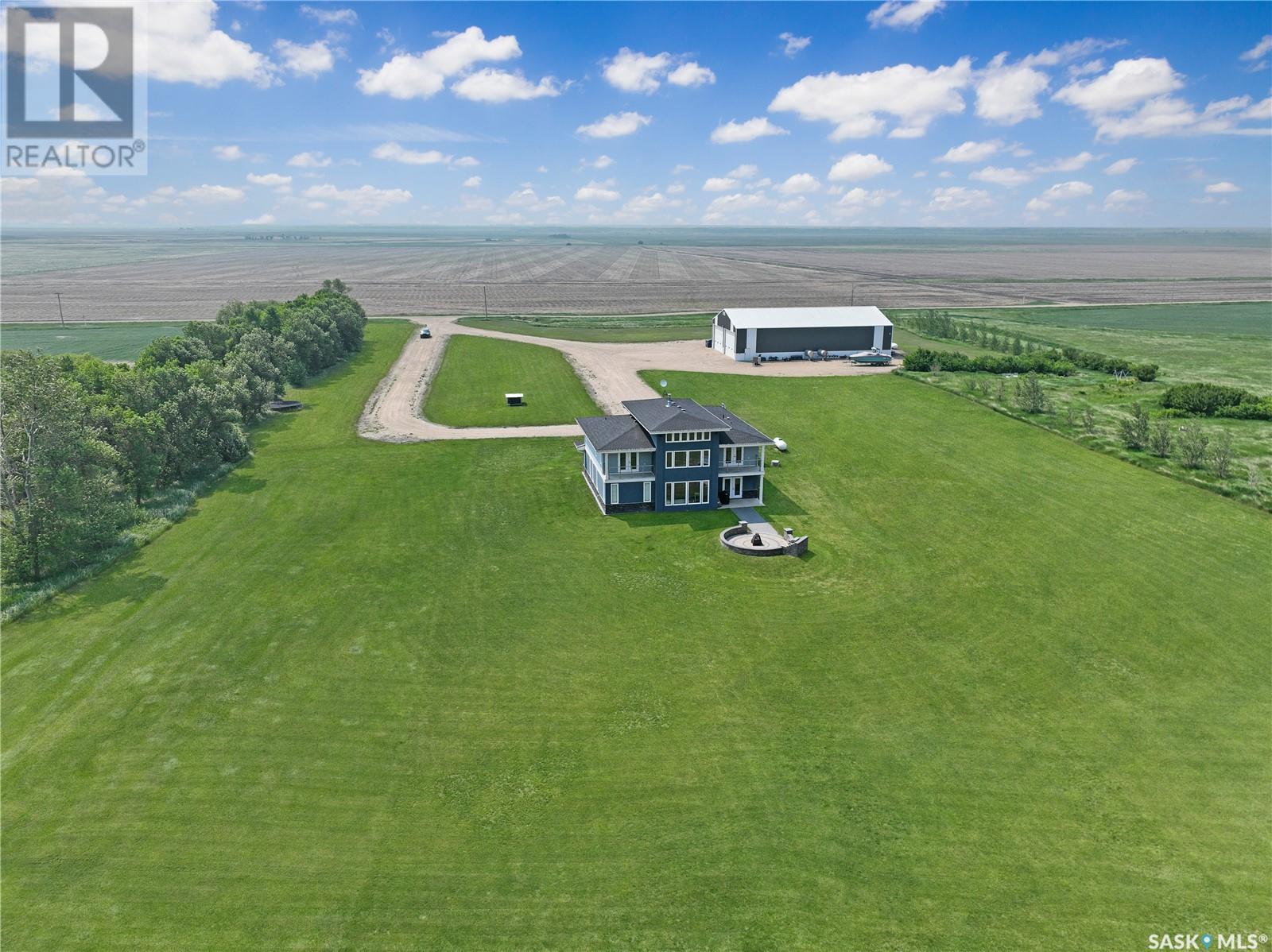 Hwy 13 Estate