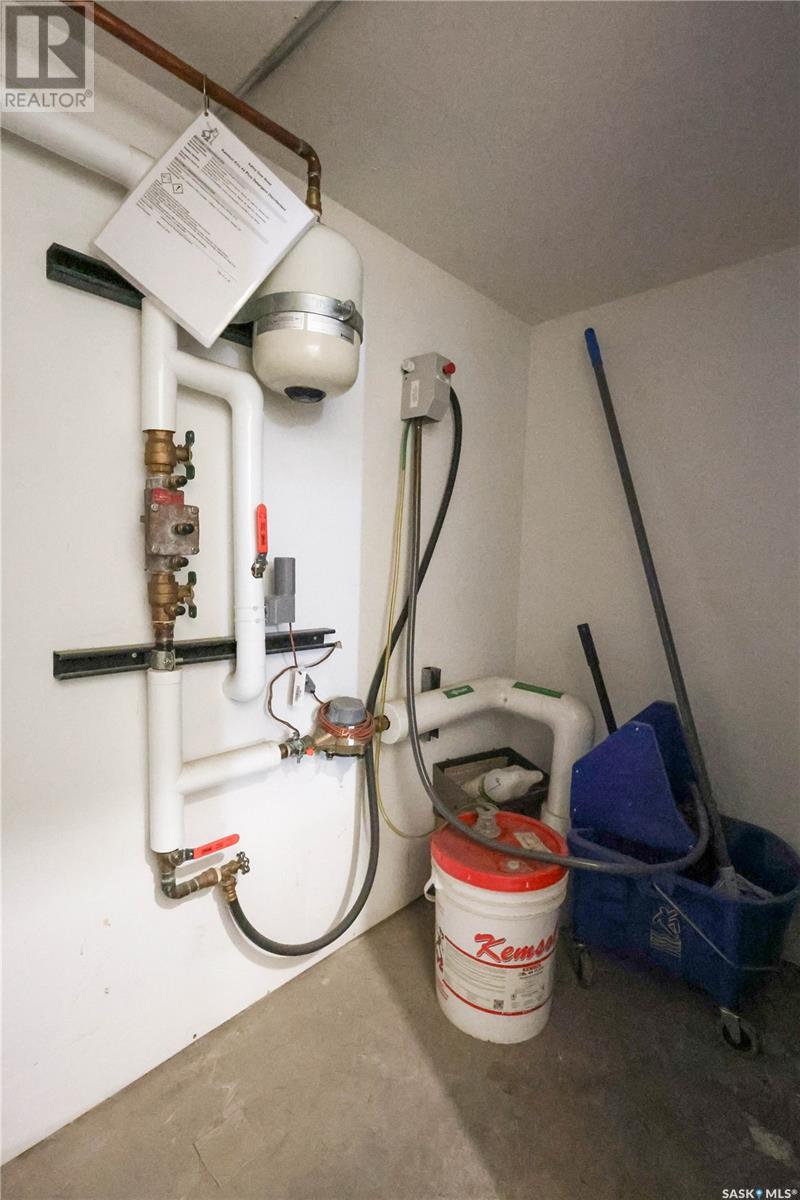 East 585 42nd Street E Property Photo 36