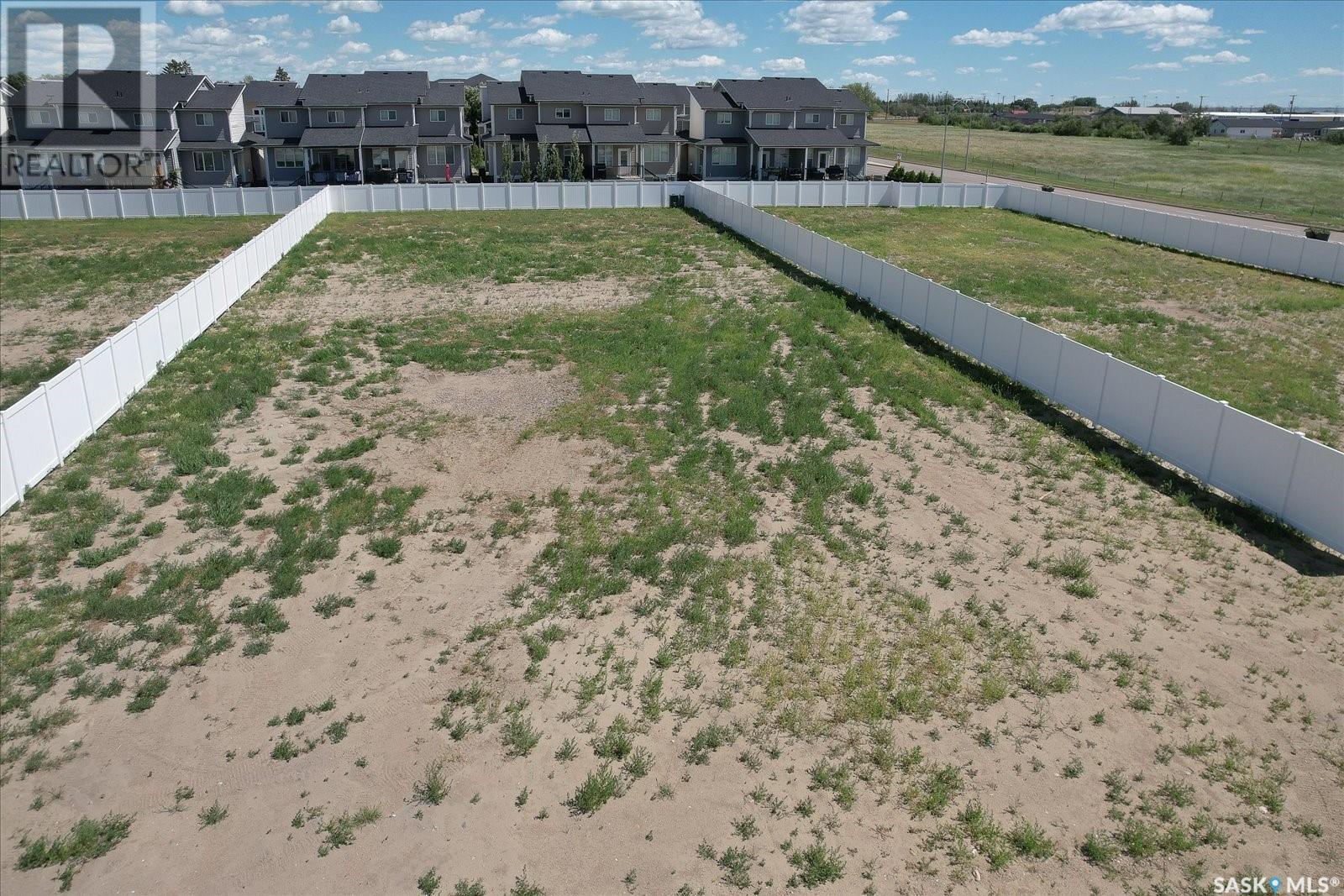 4 Loewen COURT Property Photo 1