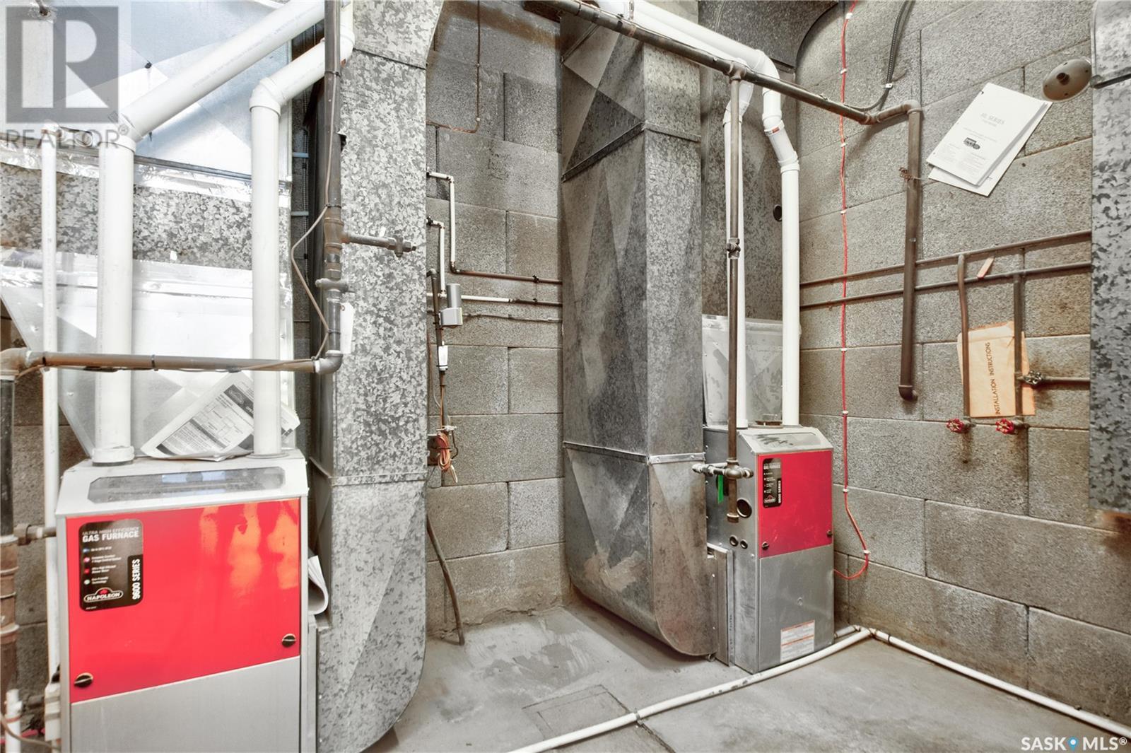 325 17th Street W Property Photo 11