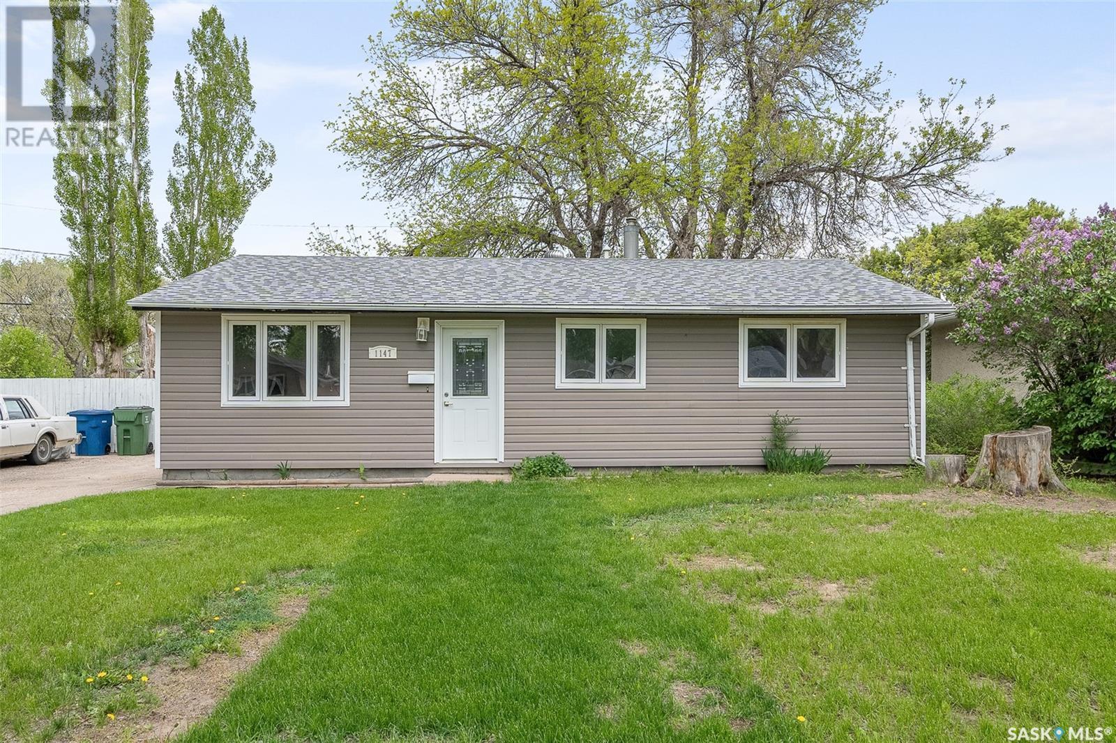 1147 Duffield CRESCENT Property Photo 1