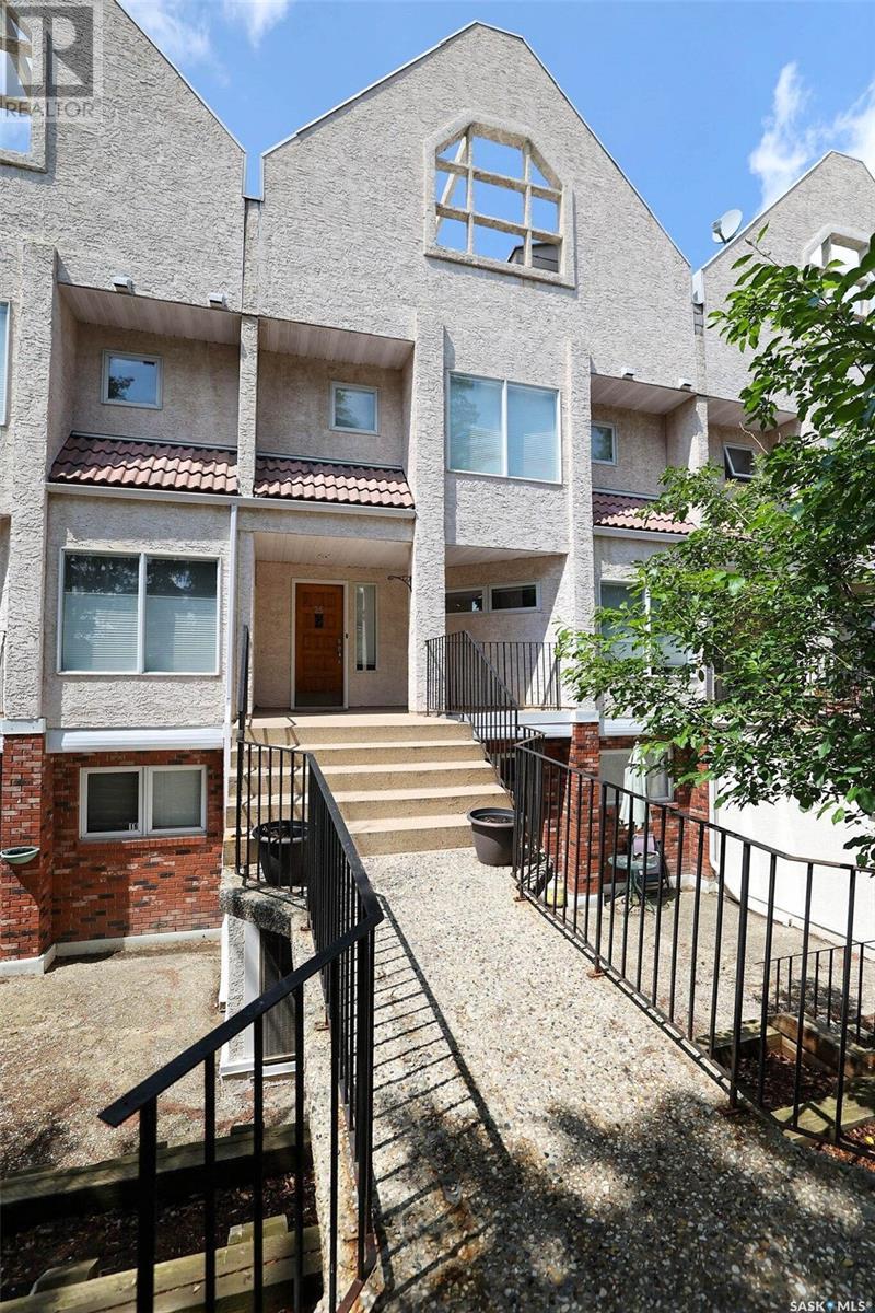 25 2338 Assiniboine AVENUE E Property Photo 1