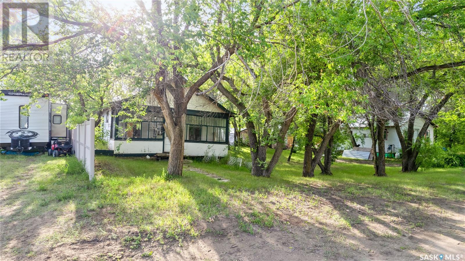 11 & 12 Rose CRESCENT Property Photo 1