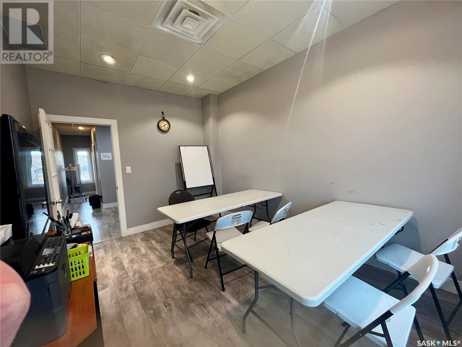 207 419 Willowgrove Square Property Photo 6