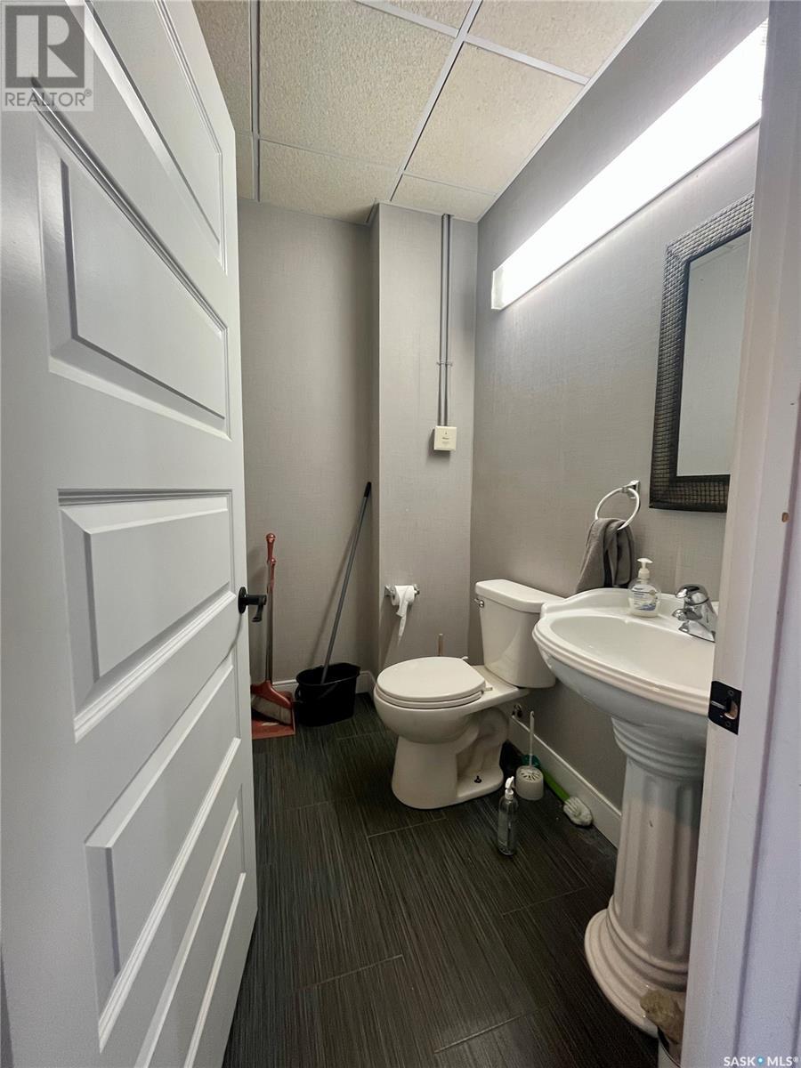 207 419 Willowgrove Square Property Photo 8