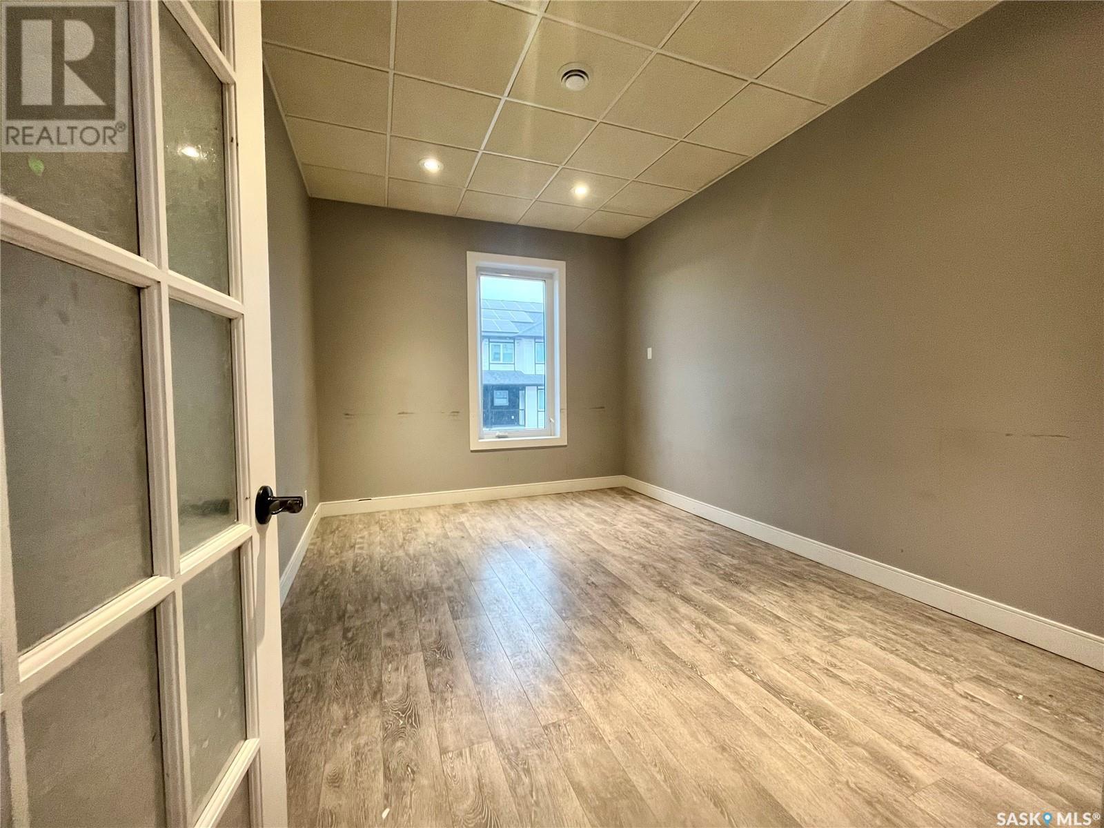 207 419 Willowgrove Square Property Photo 11