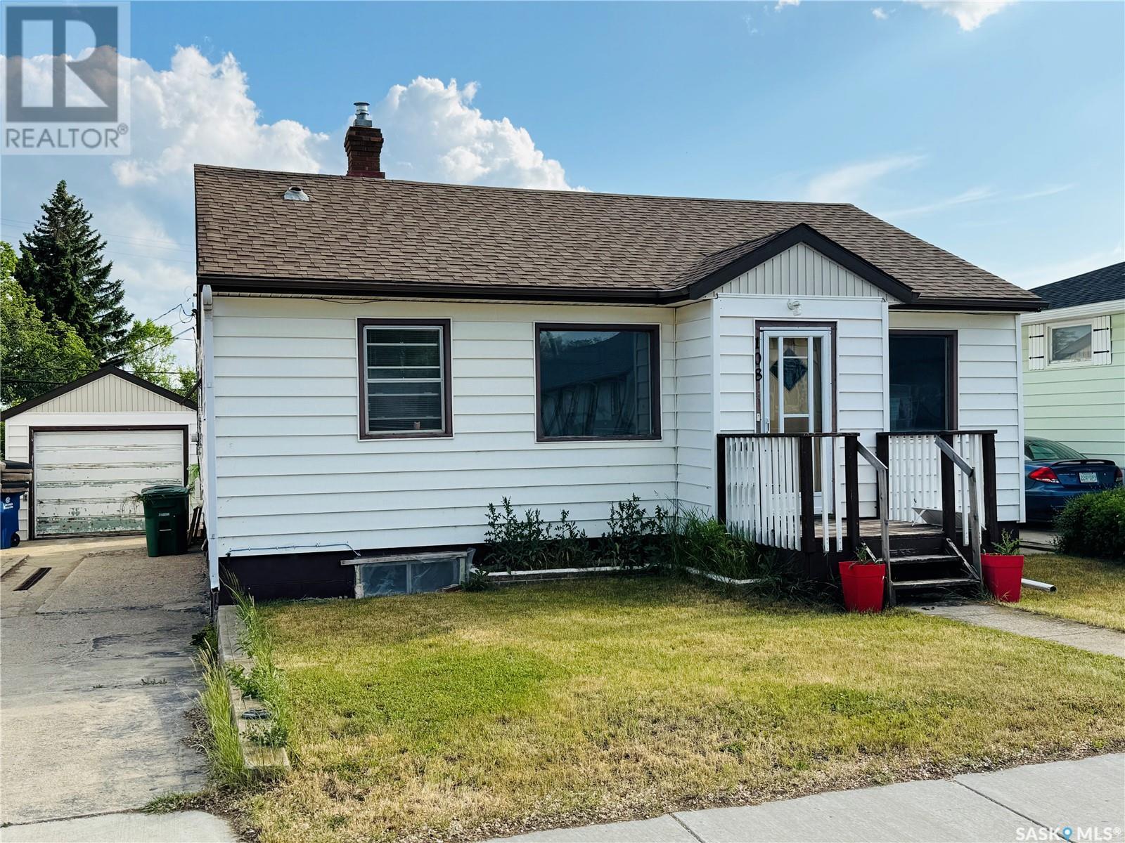108 7th Avenue W Property Photo 1